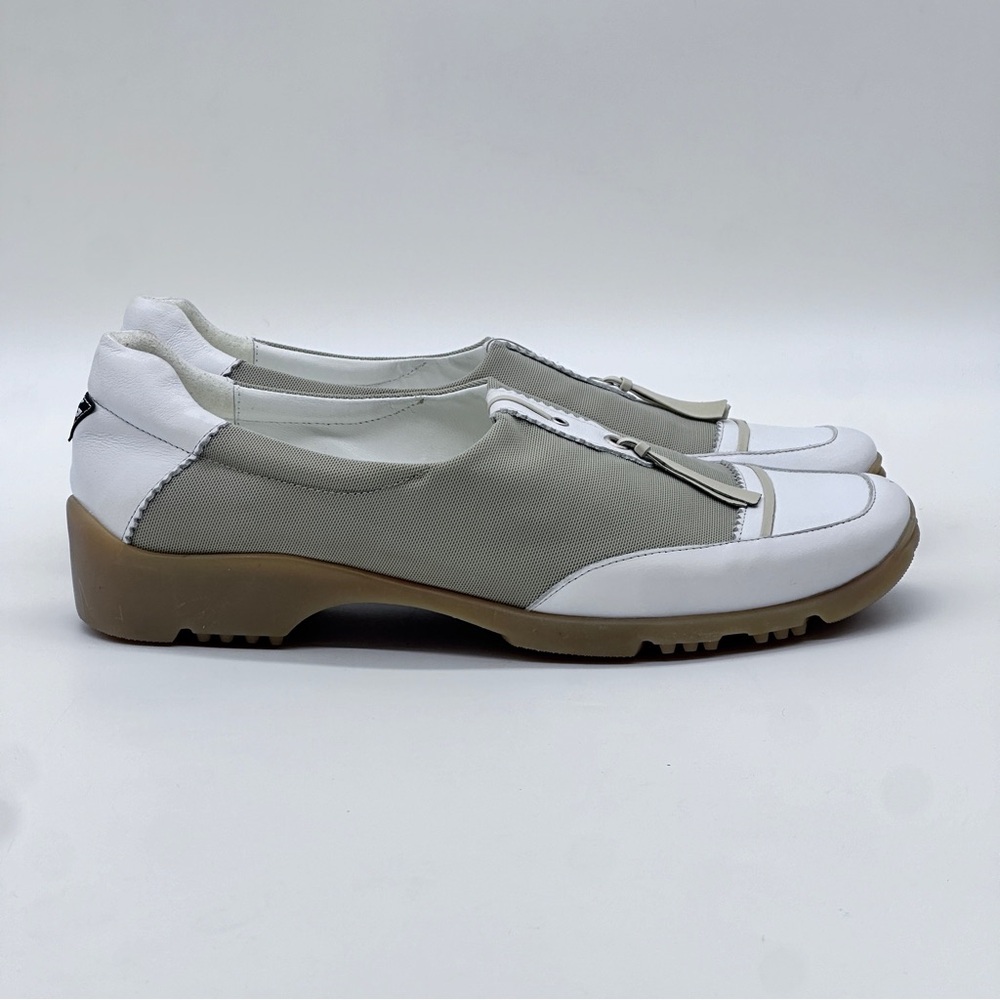 Walter Genuin Shoe. Size 10
